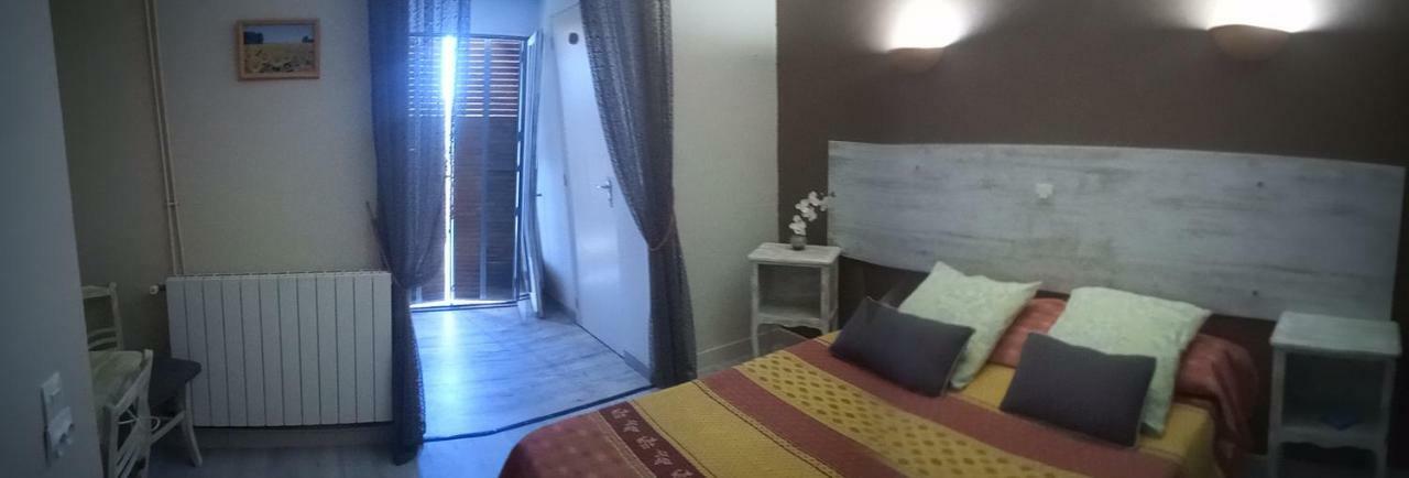 Hotel Font De Lauro Saumane-de-Vaucluse Εξωτερικό φωτογραφία