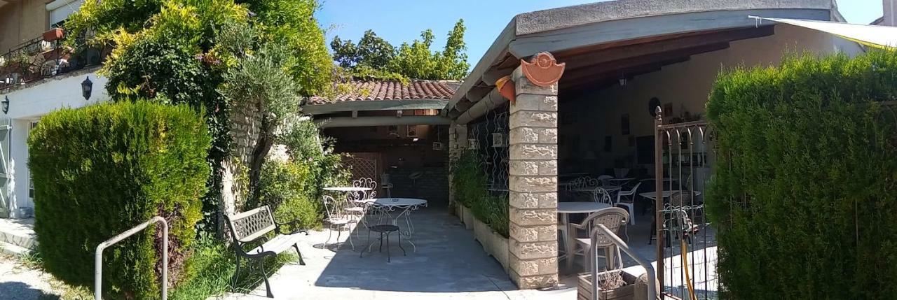 Hotel Font De Lauro Saumane-de-Vaucluse Εξωτερικό φωτογραφία